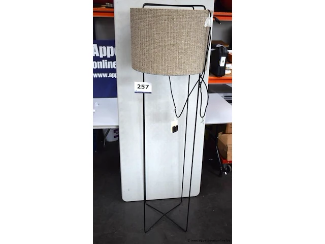 Staande lamp framona - afbeelding 1 van  2