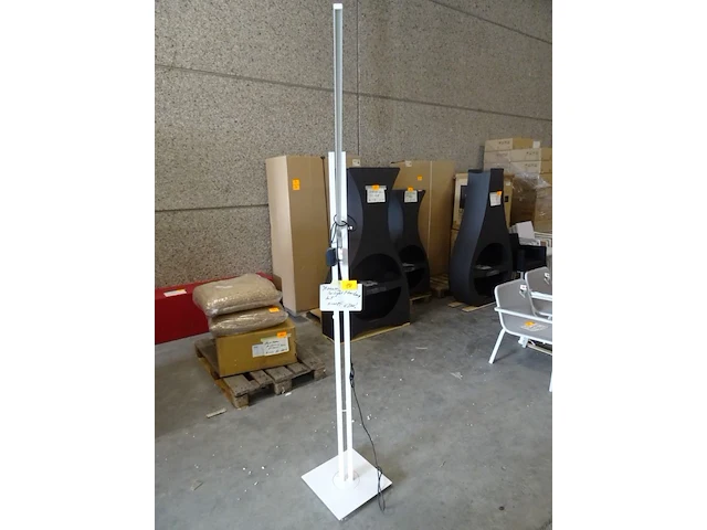 Staande lamp manutti - afbeelding 3 van  4