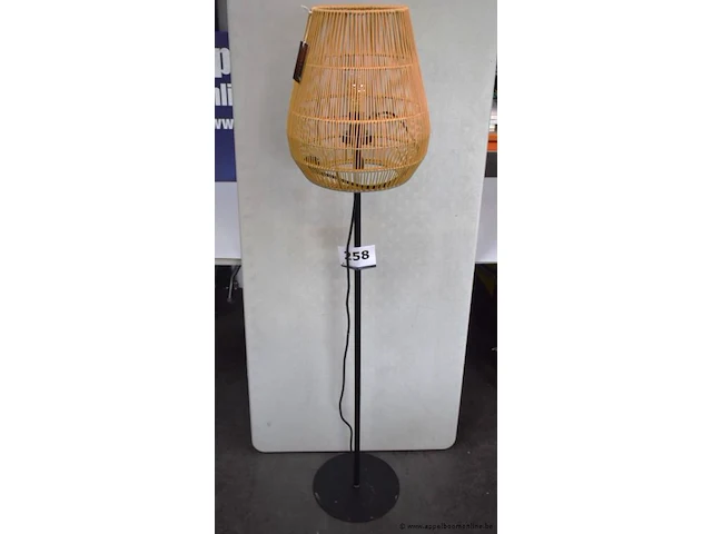 Staande lamp nerida - afbeelding 1 van  2