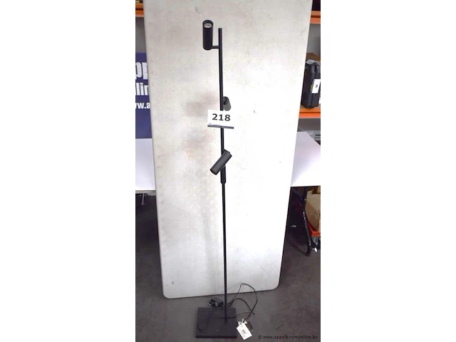 Staande lamp vv 3 lampen lopal - afbeelding 1 van  2