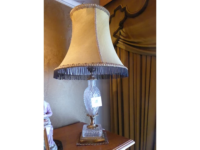 Staande lamp vv kristallen voet - afbeelding 1 van  3