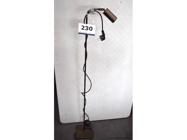 Staande lamp - afbeelding 1 van  1