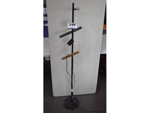 Staande lamp - afbeelding 1 van  2