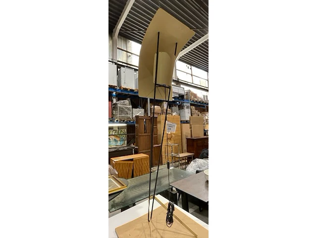 Staande lamp - afbeelding 1 van  3