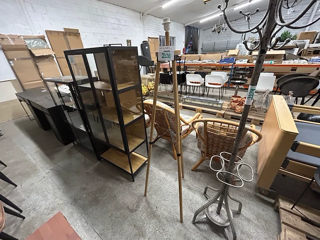 Staande lamp - afbeelding 1 van  3