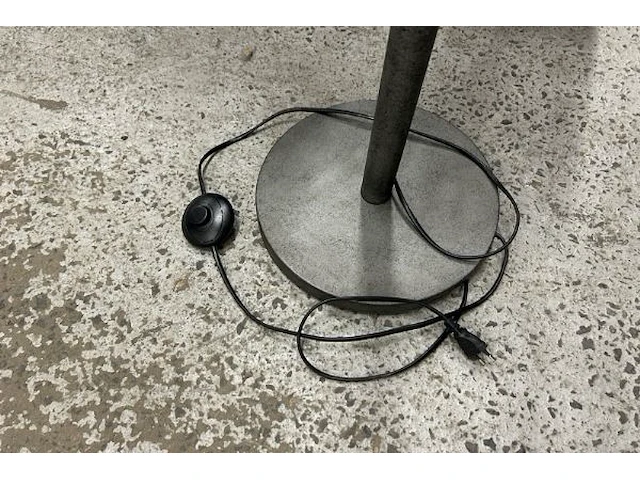 Staande lamp - afbeelding 5 van  5