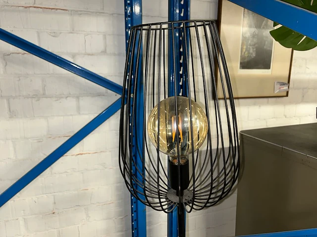 Staande lamp - afbeelding 1 van  4