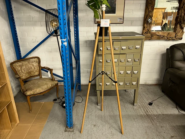 Staande lamp - afbeelding 1 van  3