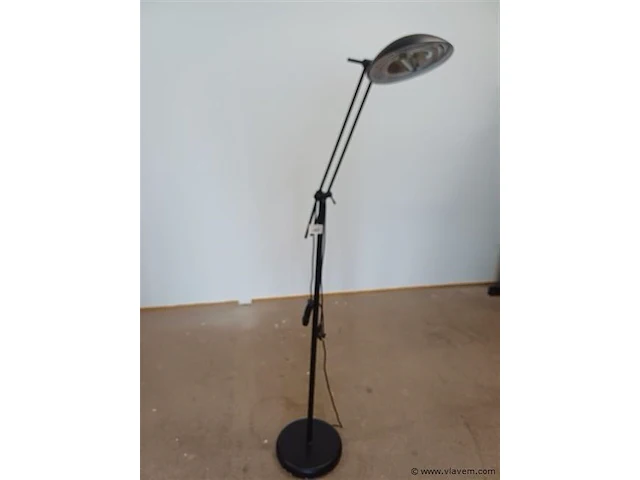 Staande lamp - afbeelding 1 van  2