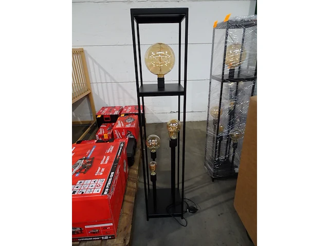 Staande lamp - afbeelding 1 van  2