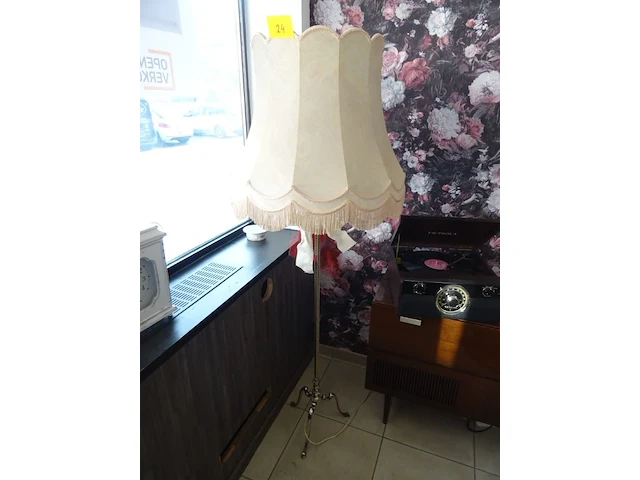 Staande lamp - afbeelding 1 van  4