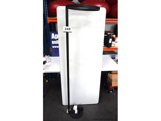 Staande led lamp arrow - afbeelding 1 van  2