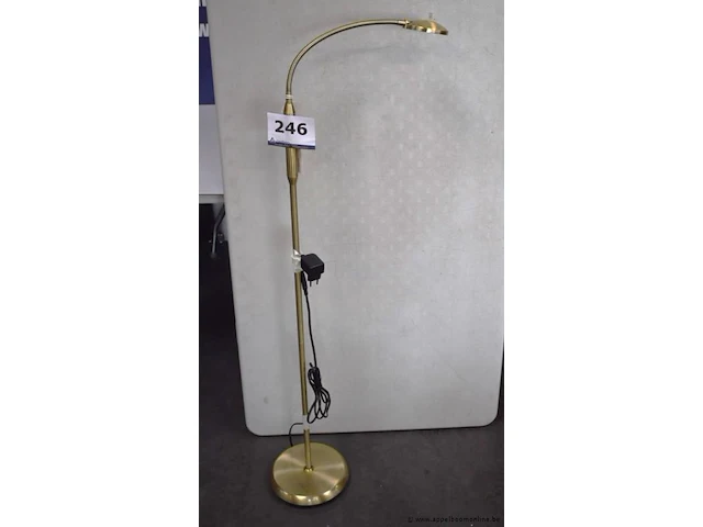 Staande led lamp safrane - afbeelding 1 van  2