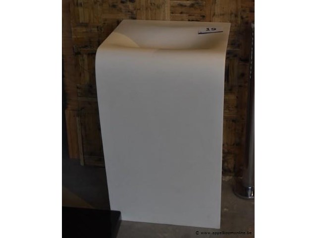 Staande wasbak en rechthoekige spiegel - afbeelding 2 van  4