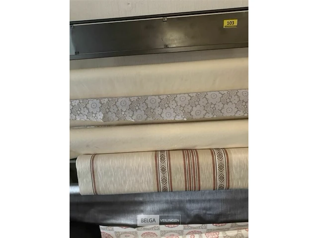 Staander met div soorten tafellakens - afbeelding 6 van  6