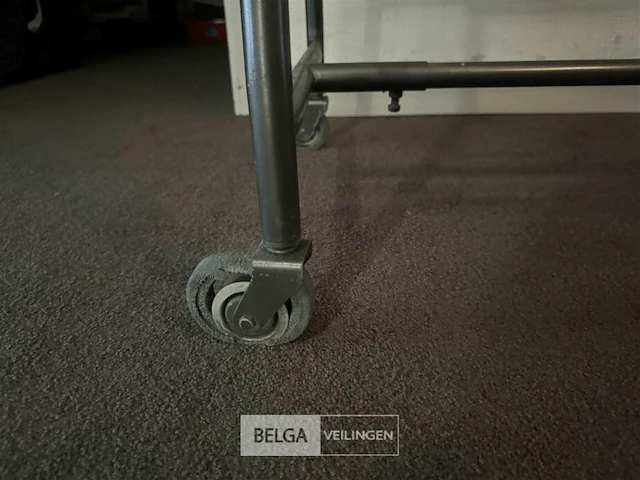 Staander voor tafellakens - afbeelding 4 van  5