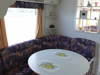 Stacaravan met inhoud - afbeelding 12 van  43