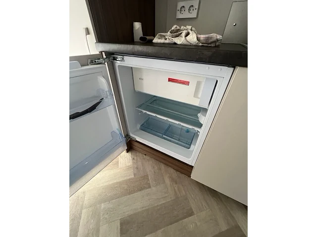 Stacaravan willerey, type lumic 32 x 12 2 bed, 2 slaapkamers, badkamer, gasketel, volledig ingebouwde keuken inclusief meubels, met tuinhuis pvc ketter, waterton - afbeelding 25 van  73