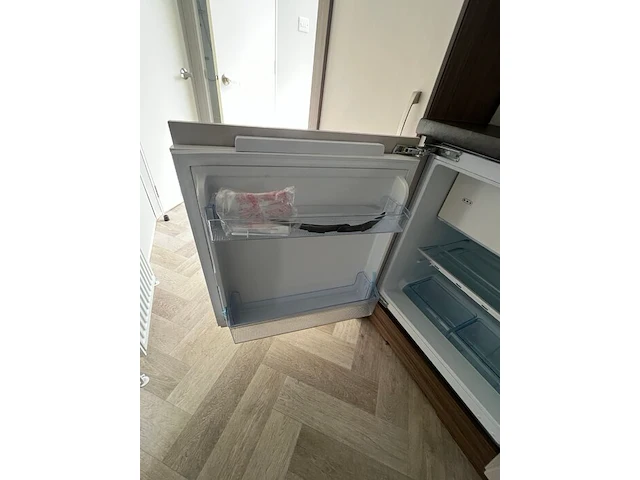 Stacaravan willerey, type lumic 32 x 12 2 bed, 2 slaapkamers, badkamer, gasketel, volledig ingebouwde keuken inclusief meubels, met tuinhuis pvc ketter, waterton - afbeelding 26 van  73