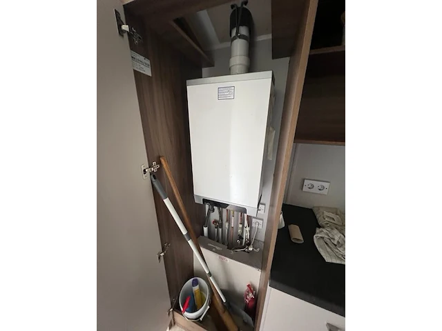 Stacaravan willerey, type lumic 32 x 12 2 bed, 2 slaapkamers, badkamer, gasketel, volledig ingebouwde keuken inclusief meubels, met tuinhuis pvc ketter, waterton - afbeelding 27 van  73