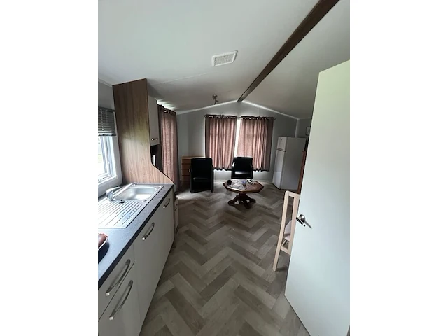 Stacaravan willerey, type lumic 32 x 12 2 bed, 2 slaapkamers, badkamer, gasketel, volledig ingebouwde keuken inclusief meubels, met tuinhuis pvc ketter, waterton - afbeelding 36 van  73