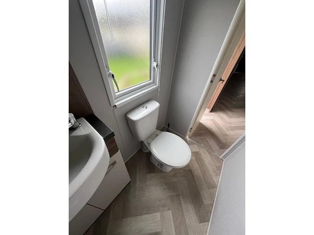 Stacaravan willerey, type lumic 32 x 12 2 bed, 2 slaapkamers, badkamer, gasketel, volledig ingebouwde keuken inclusief meubels, met tuinhuis pvc ketter, waterton - afbeelding 47 van  73