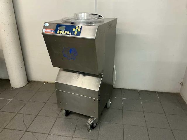 Staff r600 w pasteuriseer creme machine - afbeelding 1 van  7