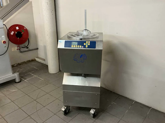 Staff r600 w pasteuriseer creme machine - afbeelding 2 van  8