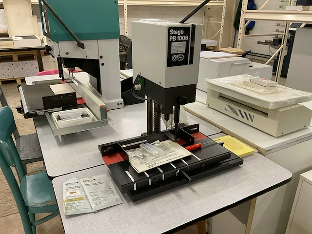 Stago pb1006 papierboormachine - afbeelding 1 van  7