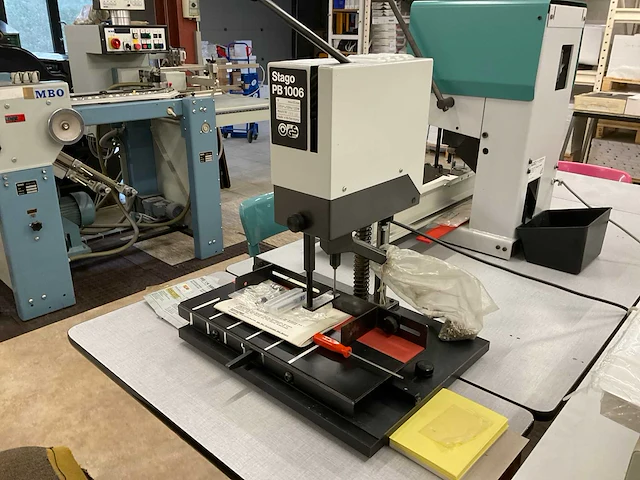 Stago pb1006 papierboormachine - afbeelding 2 van  7
