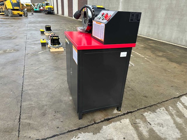 Stahlworks - 2024 - sw-51 - hydraulische slangenpers - afbeelding 12 van  14