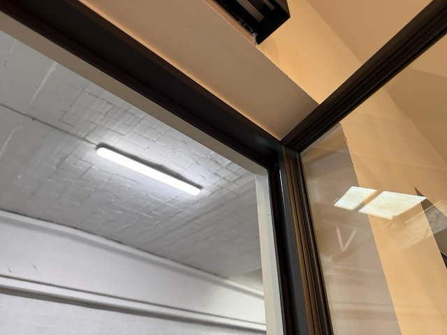 Stalen binnendeur met glaslatten - afbeelding 7 van  9