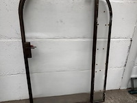 Stalen binnendeur met vast paneel afgemastikeerd