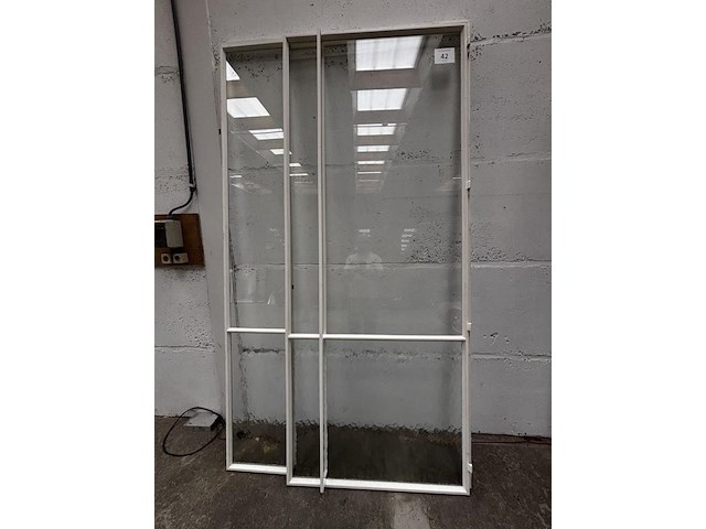 Stalen binnendeur met vast paneel afgemastikeerd - afbeelding 1 van  5