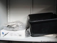 Stalen kast met inhoud, wo. divers elektratoebehoren - afbeelding 3 van  3