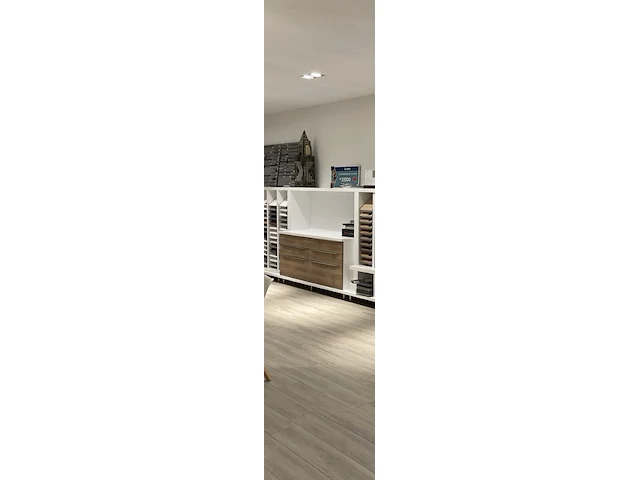 Stalen kast - afbeelding 1 van  4