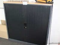 Stalen opbergkast vv jalouziedeuren, afm plm 120x45x120cm - afbeelding 1 van  1