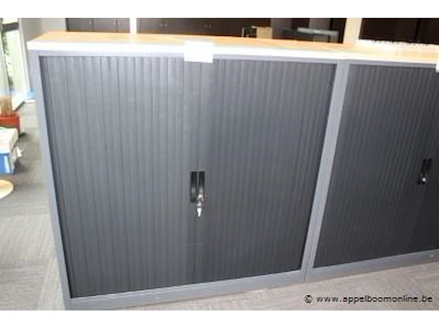 Stalen opbergkast vv jalouziedeuren, afm plm 120x45x120cm - afbeelding 1 van  1