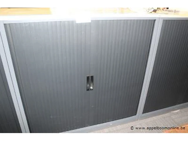Stalen opbergkast vv jalouziedeuren, afm plm 120x45x120cm - afbeelding 1 van  1