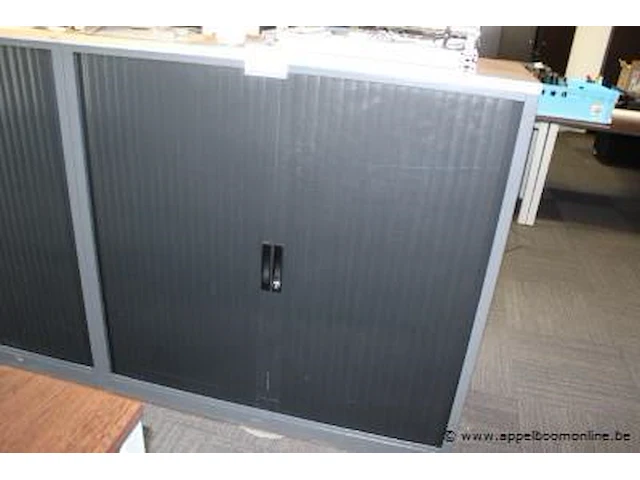 Stalen opbergkast vv jalouziedeuren, afm plm 120x45x120cm - afbeelding 1 van  1