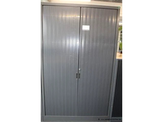 Stalen opbergkast vv jalouziedeuren, afm plm 120x45x198cm - afbeelding 1 van  2