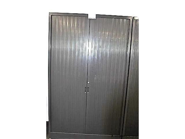 Stalen opbergkast vv jalouziedeuren, afm plm 120x45x198cm - afbeelding 1 van  1
