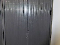 Stalen opbergkast vv jalouziedeuren, afm plm 120x45x198cm - afbeelding 1 van  2
