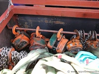 Stalen opbergkist inhoudende 7 takels en lot stroppen - afbeelding 4 van  5