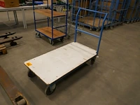 Stalen plateauwagen - afbeelding 1 van  4
