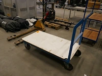 Stalen plateauwagen - afbeelding 2 van  4