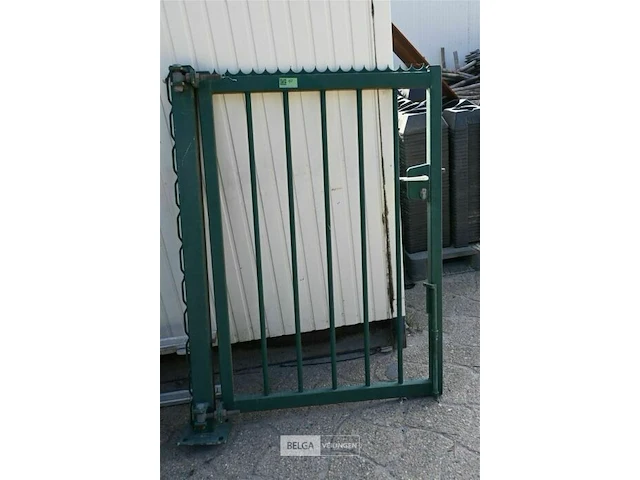 Stalen poort - afbeelding 1 van  1