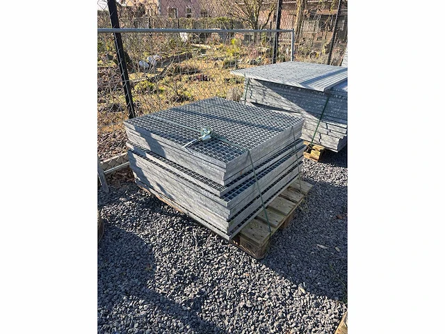 Stalen roostervloer (35x) - afbeelding 2 van  2