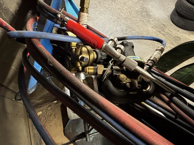 Stalen steekwagen voor gasflessen - afbeelding 2 van  4