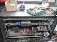 Stalen wekbank vv bankvijs en gereedschap - afbeelding 1 van  2